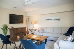 Una Smart TV, una pantalla de ordenador