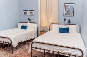 5 bedrooms, iron/ironing board, WiFi, bed sheets - St Roch Bywater Beauty Sleeps 16+ (New Orleans)
