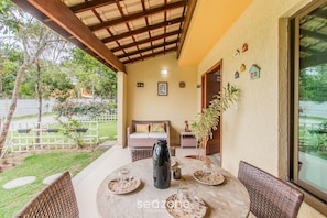 Vila básica | Opções para refeição ao ar livre