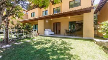 Vila básica | Terraço/pátio