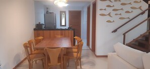 Basic Villa | Dining