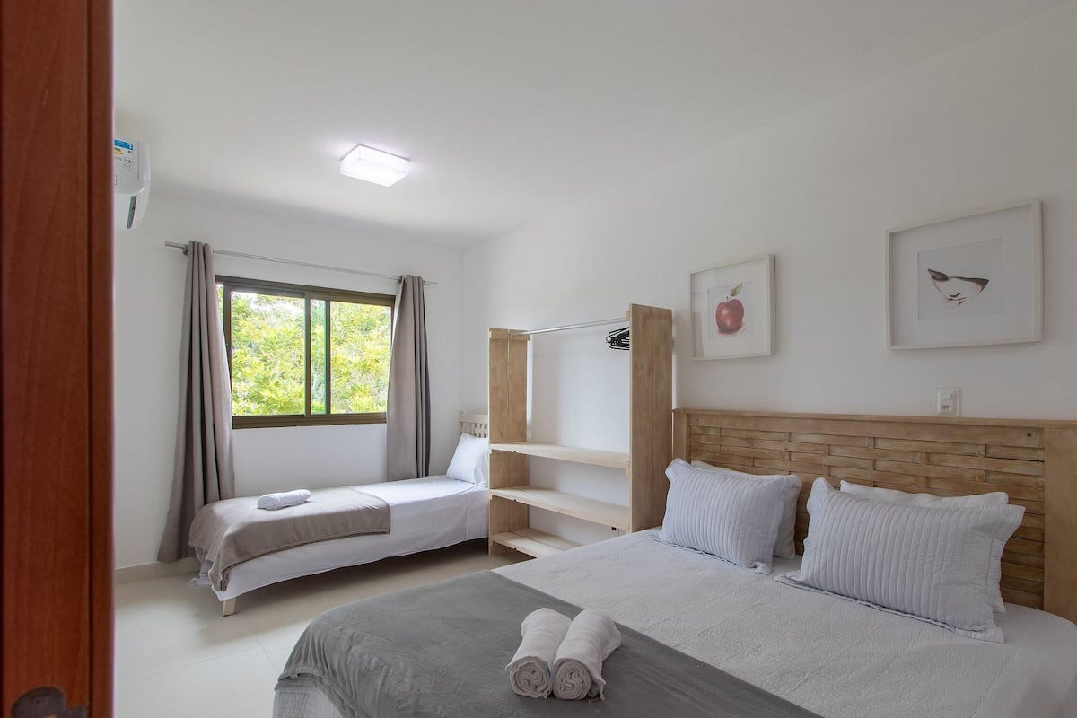 4 bedrooms
