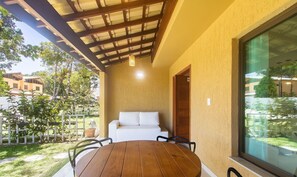 Villa básica | Restaurante al aire libre