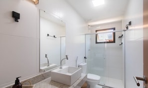 Vila básica | Banheiro | Chuveiro