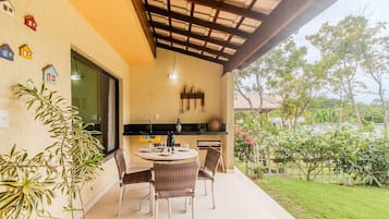 Villa básica | Restaurante al aire libre