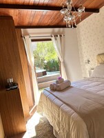 Suíte, vista para o jardim | Wi-Fi de cortesia