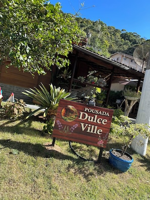 Fachada da propriedade
