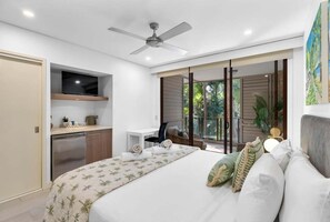2 habitaciones, escritorio, tabla de planchar con plancha y wifi gratis 