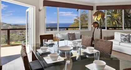 Large Oceanview 5 Bedroom House w/ Plunge Pool, WiFi and AC in Charming Ocotal