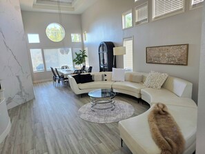 Téléviseur, foyer, écran d’ordinateur