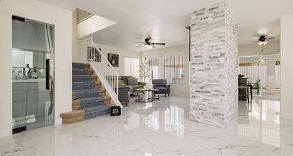 Beautiful Family-Friendly Vegas Home with WiFi and Pool