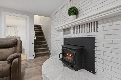 Bright & Spacious 3-bedroom Basement in Orem with WiFi, AC, In-Unit Laundry