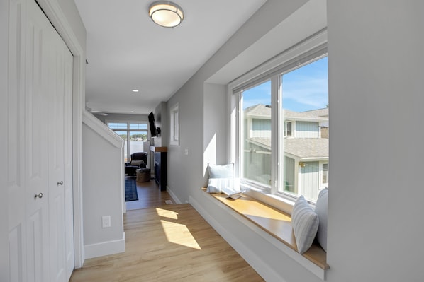 Interior - Skye Retreat : Your Cozy Autumn Retreat on Wamplers Lake (Brooklyn)