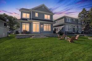 Exterior - Skye Retreat : Your Cozy Autumn Retreat on Wamplers Lake (Brooklyn)