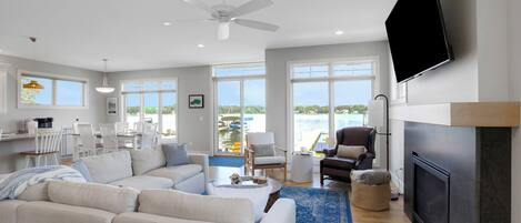 Smart-tv en een open haard