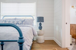 2 slaapkamers, een strijkplank/strijkijzer, gratis wifi, beddengoed