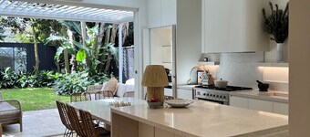 Villa Bondi: Stunning family home in heart of Bondi Beach, walk to the beach!