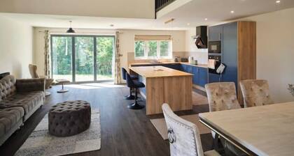 Luxury Countryside Retreat | Two Elegant Barn Conversions in Layer Breton, Essex