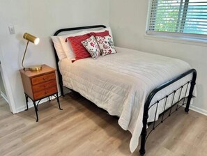 WiFi, bed sheets