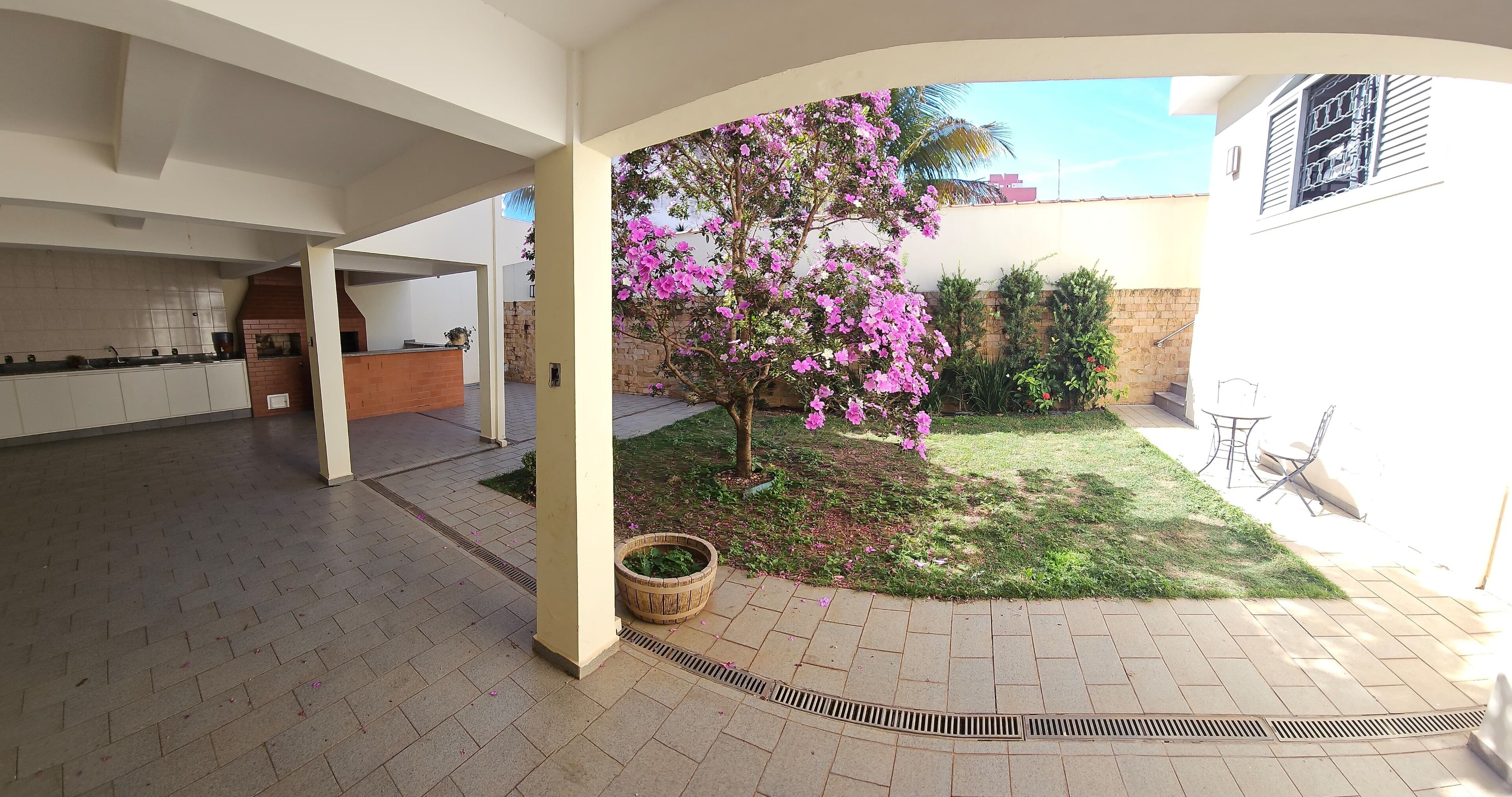 Khuôn viên nơi lưu trú