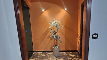 Economy fyrbäddsrum - icke-rökare - städning | Interiör