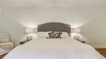 1 bedroom, iron/ironing board, internet, bed sheets