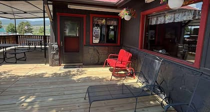 Room 3: Boutique Motel by Lake 15 Minutes to Red River/Angel Fire