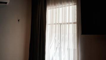Suite | In-room safe, iron/ironing board, free WiFi