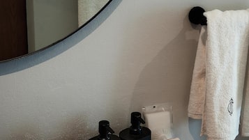 Suite | Bathroom
