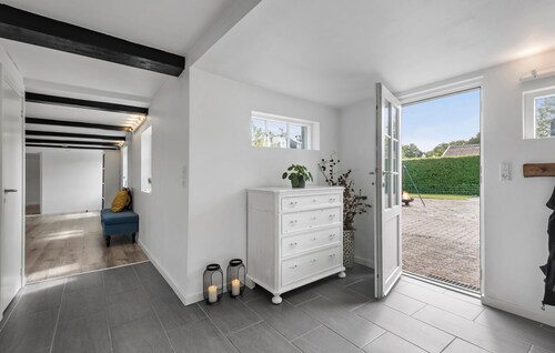 Lovely home in Faxe Ladeplads with WiFi