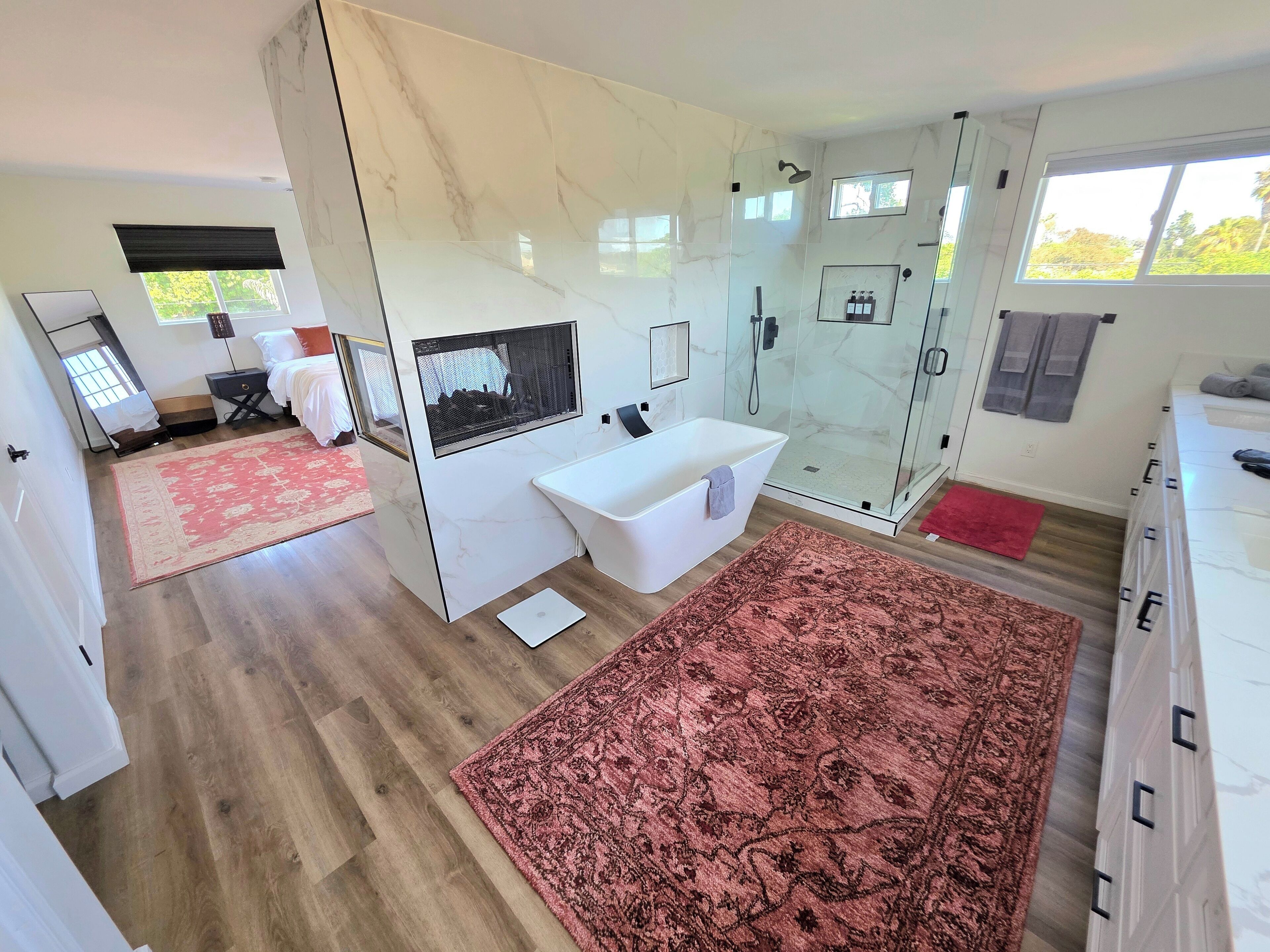 3 chambres, fer et planche à repasser, Wi-Fi gratuit, draps fournis