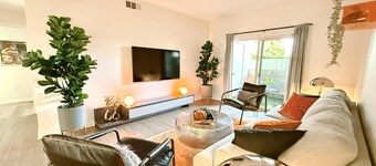 Charming 3BR with WiFi, AC and Parking in Marvelous Los Angeles