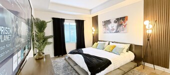 Charming 3BR with WiFi, AC and Parking in Marvelous Los Angeles