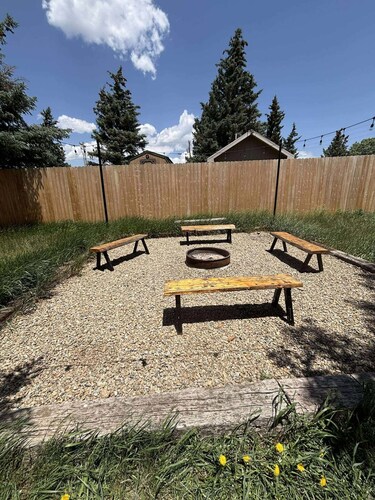 Room 5: Mountain Retreat 15 Minutes to Red River/Angel Fire