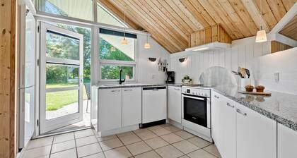 Amazing home in OksbĂžl with sauna