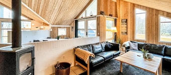 Amazing home in Oksbøl with sauna