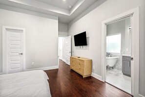 3 chambres, fer et planche à repasser, Wi-Fi, draps fournis