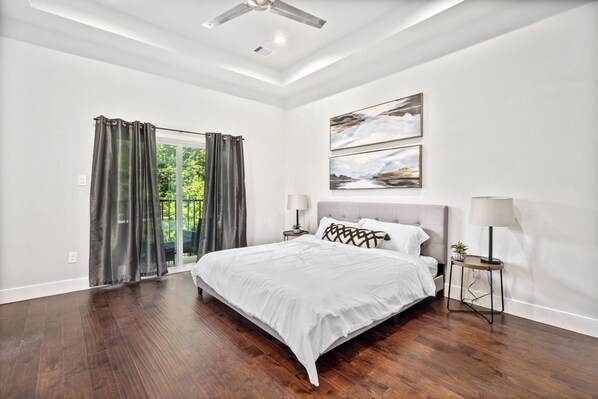 3 habitaciones, tabla de planchar con plancha, wifi y ropa de cama 