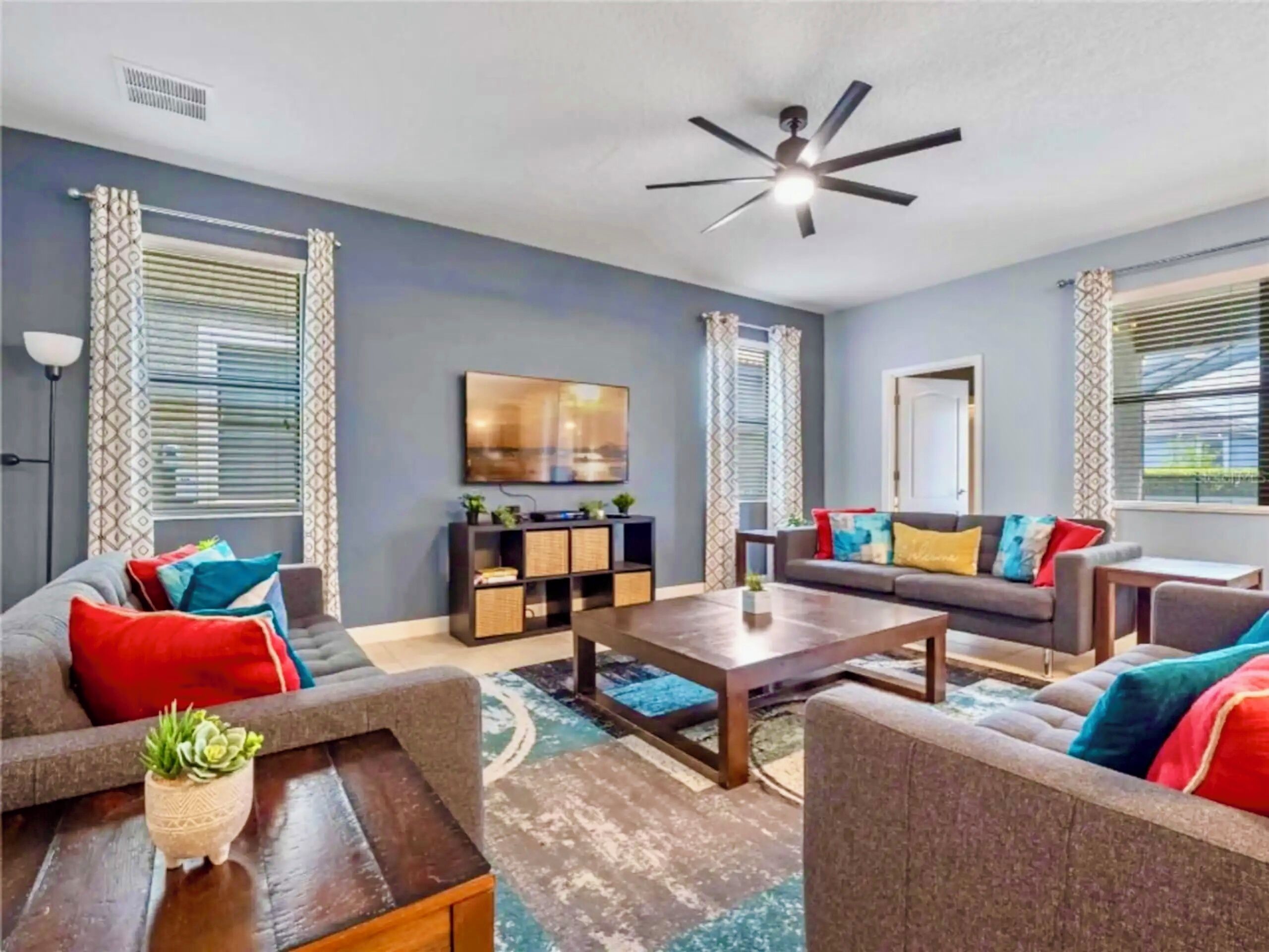 Smart TV, videojuegos, futbolito y libros 