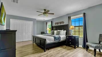 6 camere, una scrivania, ferro/asse da stiro, culla da viaggio