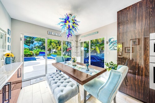 Stylish Beach Home Near Boca with Pool, Golf Cart, Bikes