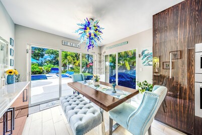 Stylish Beach Home Near Boca with Pool, Golf Cart, Bikes