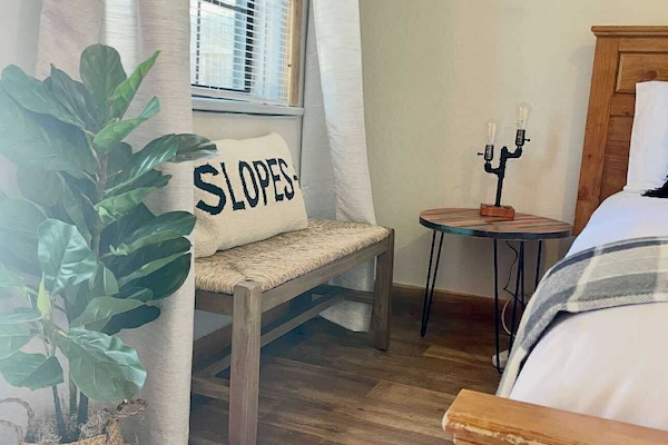 2 soverom og sengetøy