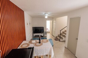 Dining room - FFamily House & Water Park Tlayecac 3 BR (Ayala)