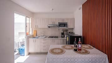 Casa familiar, vista a la alberca | Cocina privada