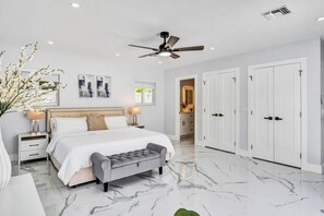 4 Schlafzimmer, Bügeleisen/Bügelbrett, Reisekinderbett, WLAN