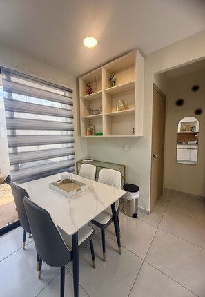 Dining - LA JOYA VERDE 1 bedroom house with WiFi and AC - 5 mins from the airport (Las Flores)