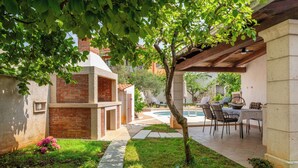 Outdoor dining - Villa Casa Rosanna (Istria - Muntic) (Muntic)
