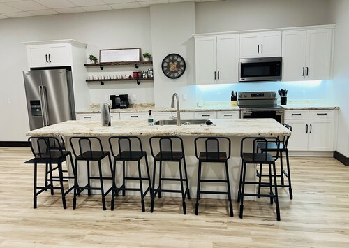 Newly Renovated 2-bedroom apartment in charming Dyersville, IA
