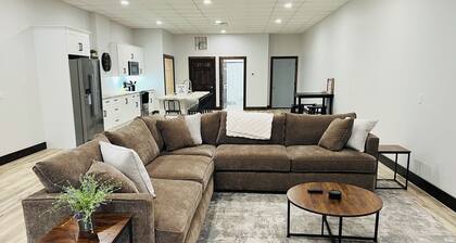 Newly Renovated 2-bedroom apartment in charming Dyersville, IA